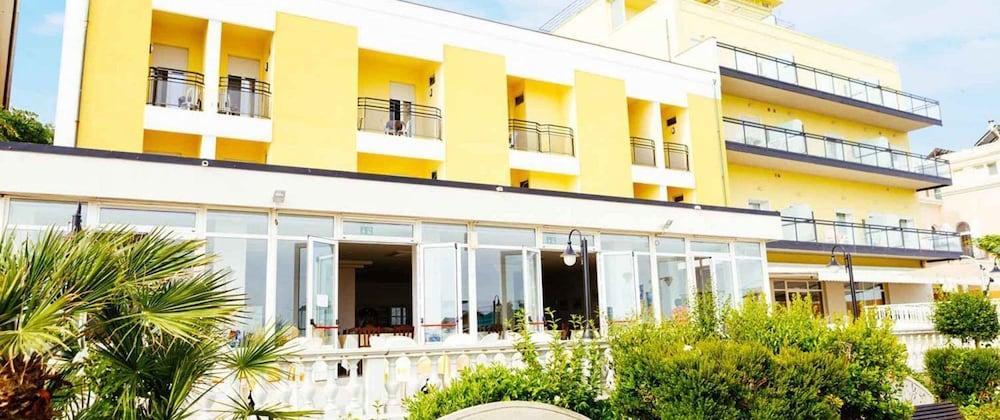Hotel Royal Κατόλικα Εξωτερικό φωτογραφία